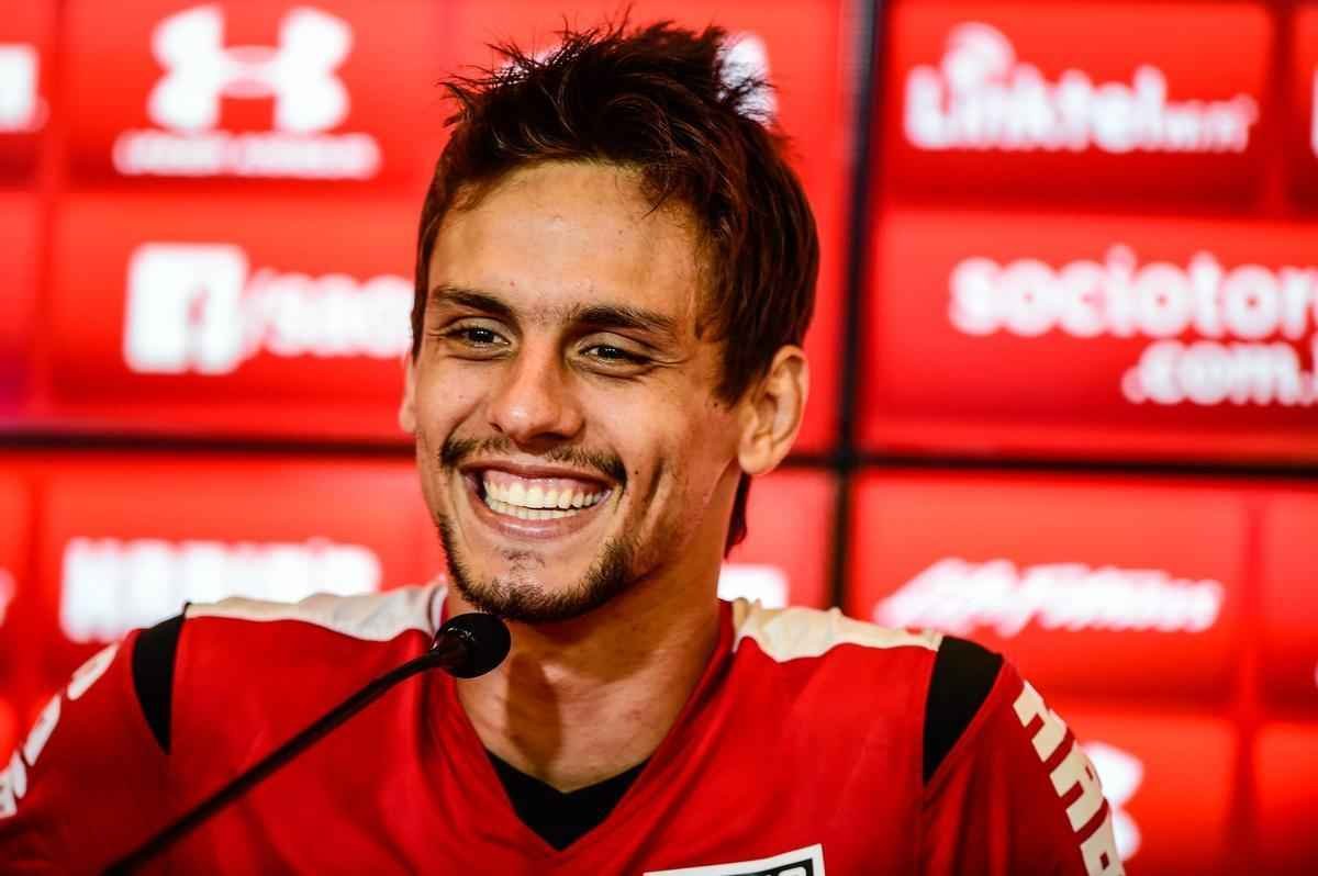 Veja fotos de Rodrigo Caio, do futebol brasilero