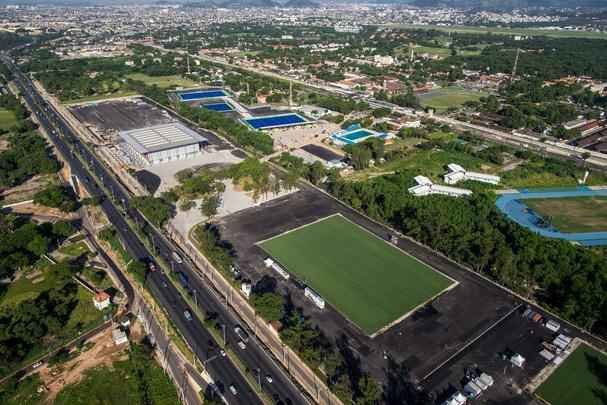 Estdio foi construdo sobre o campo de polo existente, ao lado da Arena de Deodoro e do Centro Aqutico