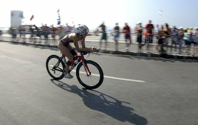 O local  regularmente utilizado para competies internacionais de triatlo. Os percursos de ciclismo e corrida estendem-se ao longo da praia.