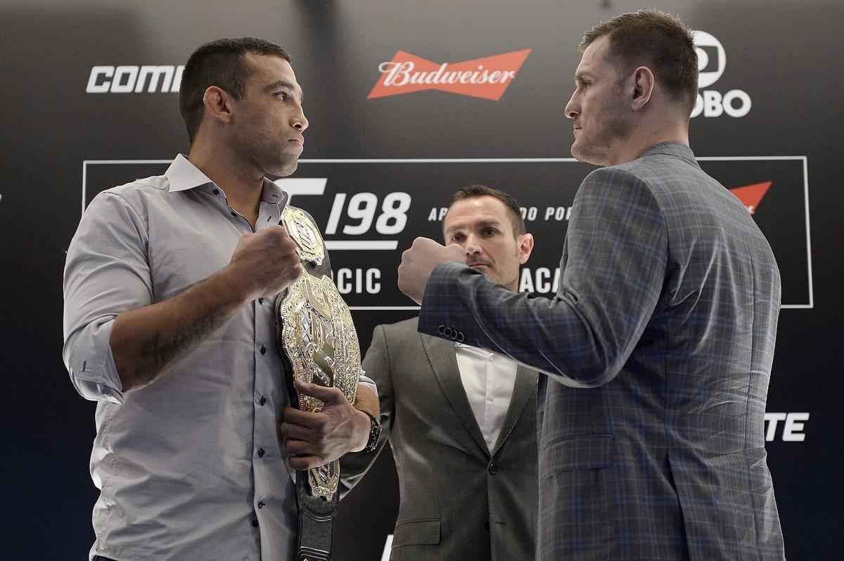 Imagens da coletiva do UFC 198, no Rio de Janeiro - Encarada entre Werdum e Miocic