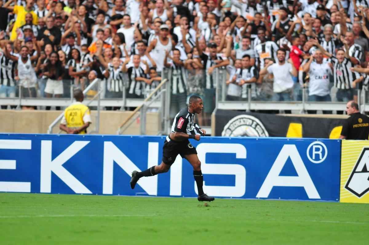 Com show de Robinho, Atltico vence o Villa Nova no Mineiro e garante classificao