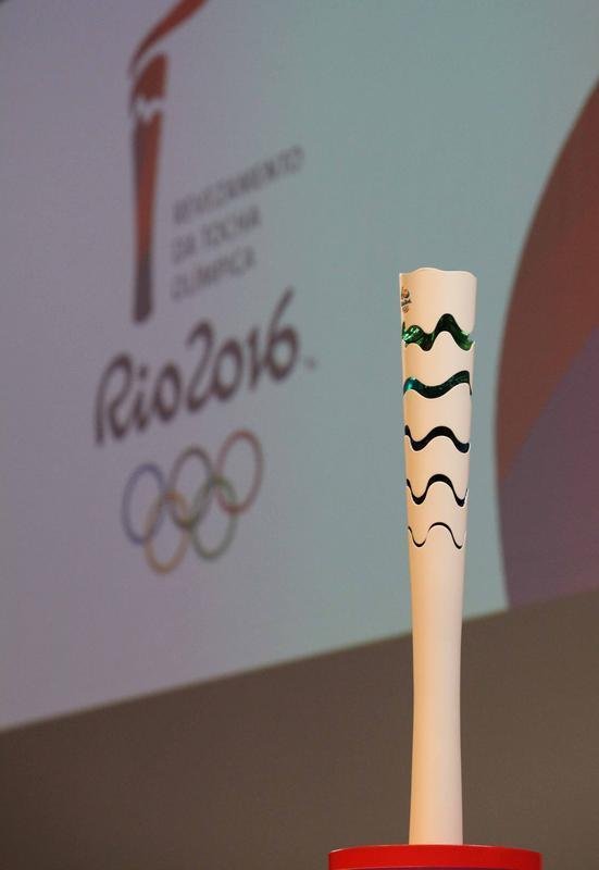 Com as cores do Brasil, a tocha olmpica do Rio 2016 inova no design e ganha movimento