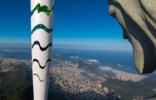 Com as cores do Brasil, a tocha olmpica do Rio 2016 inova no design e ganha movimento