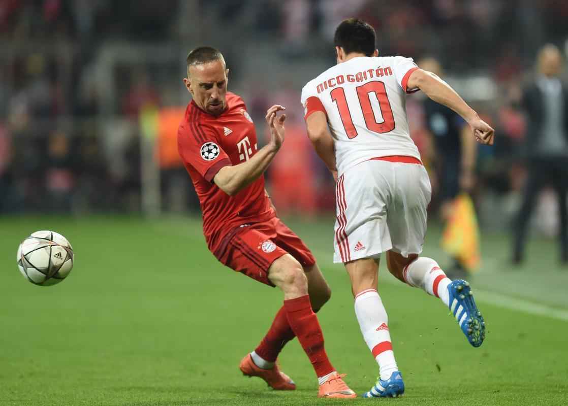 No Allianz Arena, volante chileno Vidal marcou o nico gol da partida