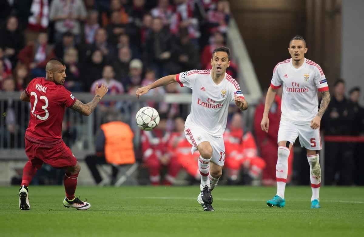No Allianz Arena, volante chileno Vidal marcou o nico gol da partida
