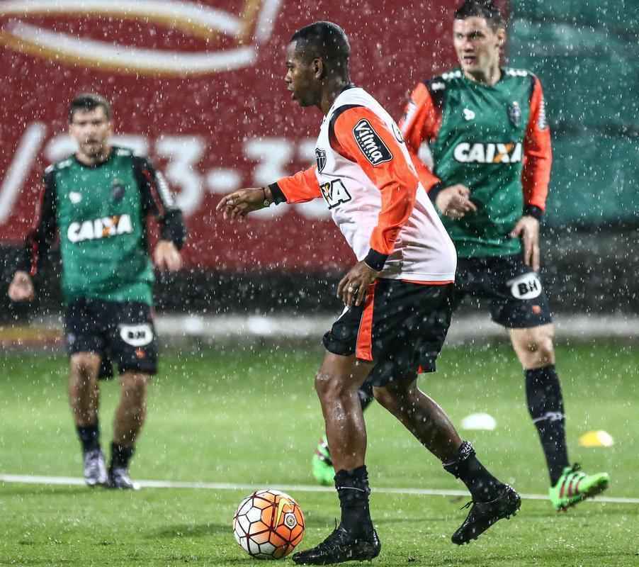 Fotos do treino do Atltico no Estdio Rumiahui