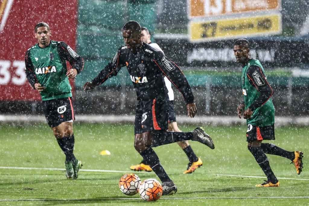 Fotos do treino do Atltico no Estdio Rumiahui
