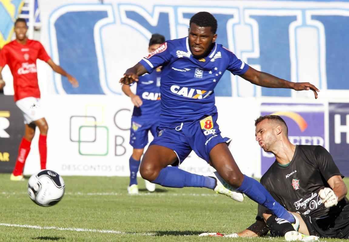 Fotos da partida entre Boa Esporte e Cruzeiro, pelo Estadual, no Dilzon Melo, em Varginha