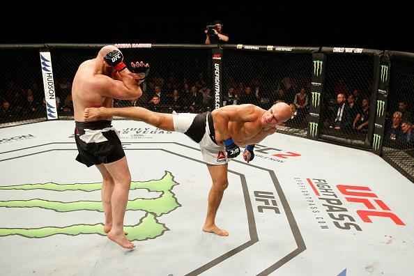 Fotos da vitria de Junior Cigano sobre Ben Rothwell