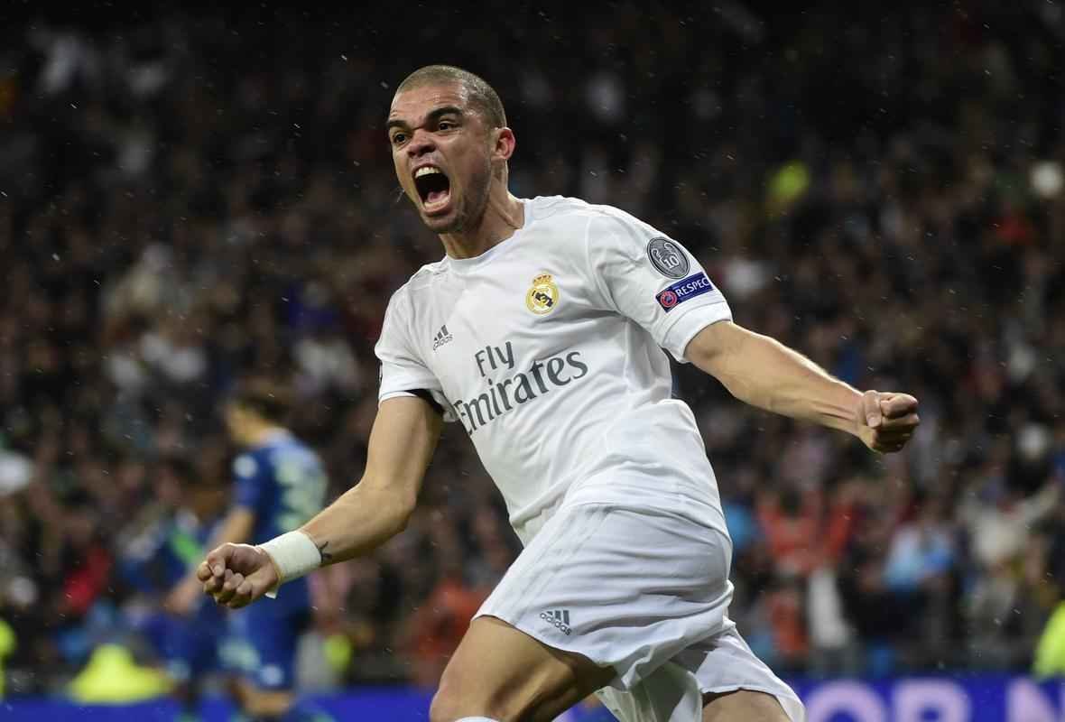 Lances do jogo de volta das quartas de final, entre Real Madrid e Wolfsburg, no Santiago Bernabu