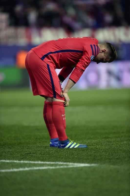 Jogo de volta das quartas de final da Liga dos Campees: Atltico de Madrid 2 x 0 Barcelona