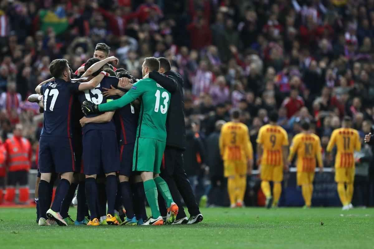 Jogo de volta das quartas de final da Liga dos Campees: Atltico de Madrid 2 x 0 Barcelona