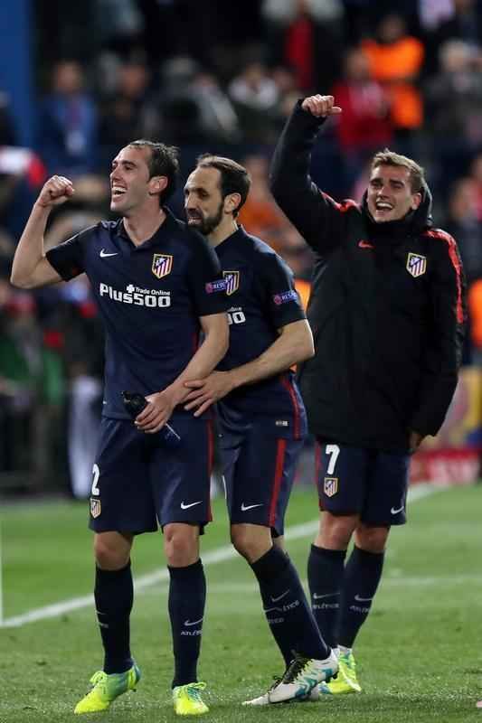 Jogo de volta das quartas de final da Liga dos Campees: Atltico de Madrid 2 x 0 Barcelona