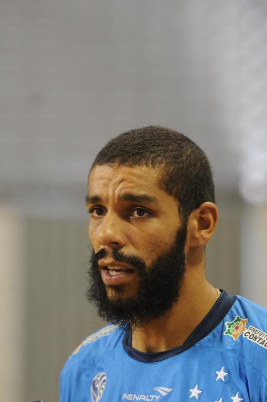 Campees da Superliga Masculina de Vlei no ltimo domingo, jogadores receberam jornalistas no Ginsio do Barro Preto, nesta quarta-feira, e comentaram sobre conquista e futuro da equipe. Na foto, Wallace.