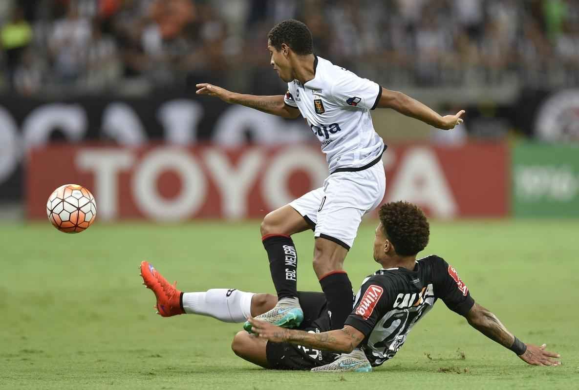 Atltico goleou peruanos no Mineiro e avanou s oitavas como lder do Grupo 5 da Libertadores