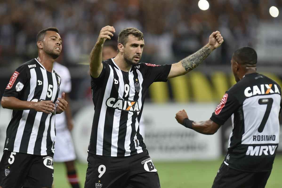 Atltico goleou peruanos no Mineiro e avanou s oitavas como lder do Grupo 5 da Libertadores