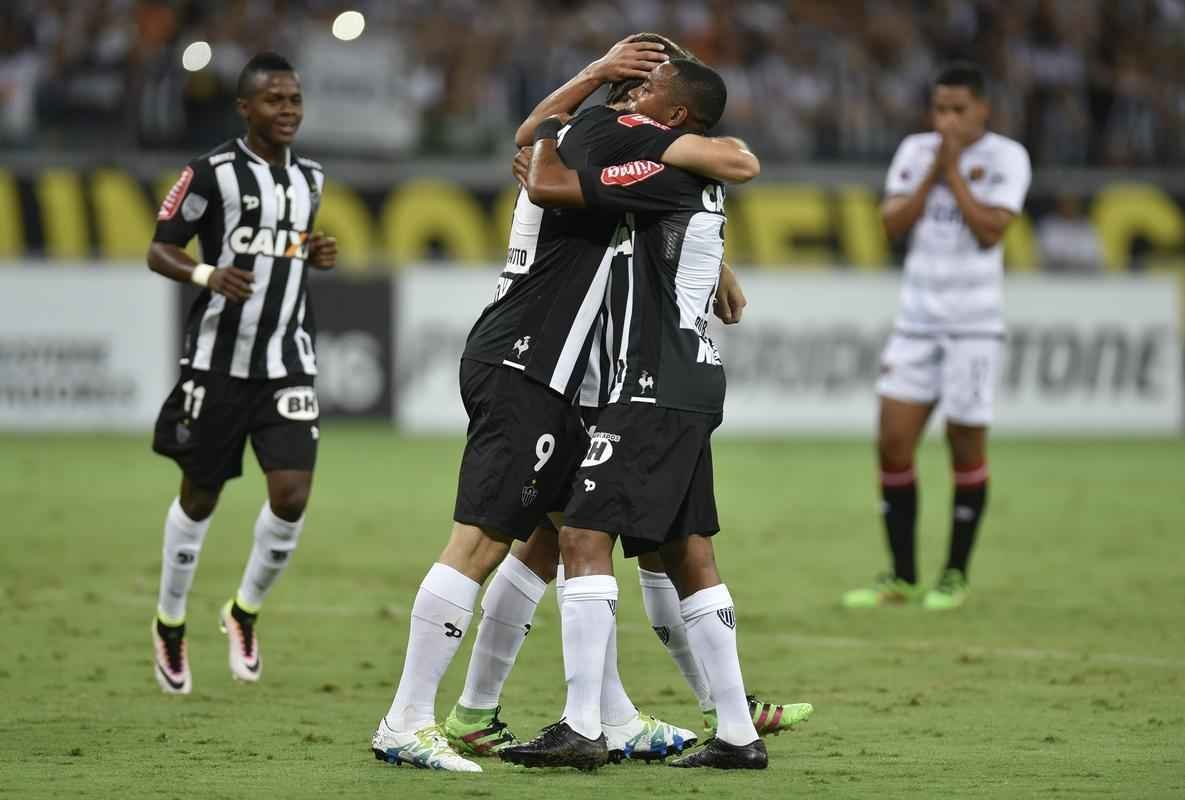 Atltico goleou peruanos no Mineiro e avanou s oitavas como lder do Grupo 5 da Libertadores