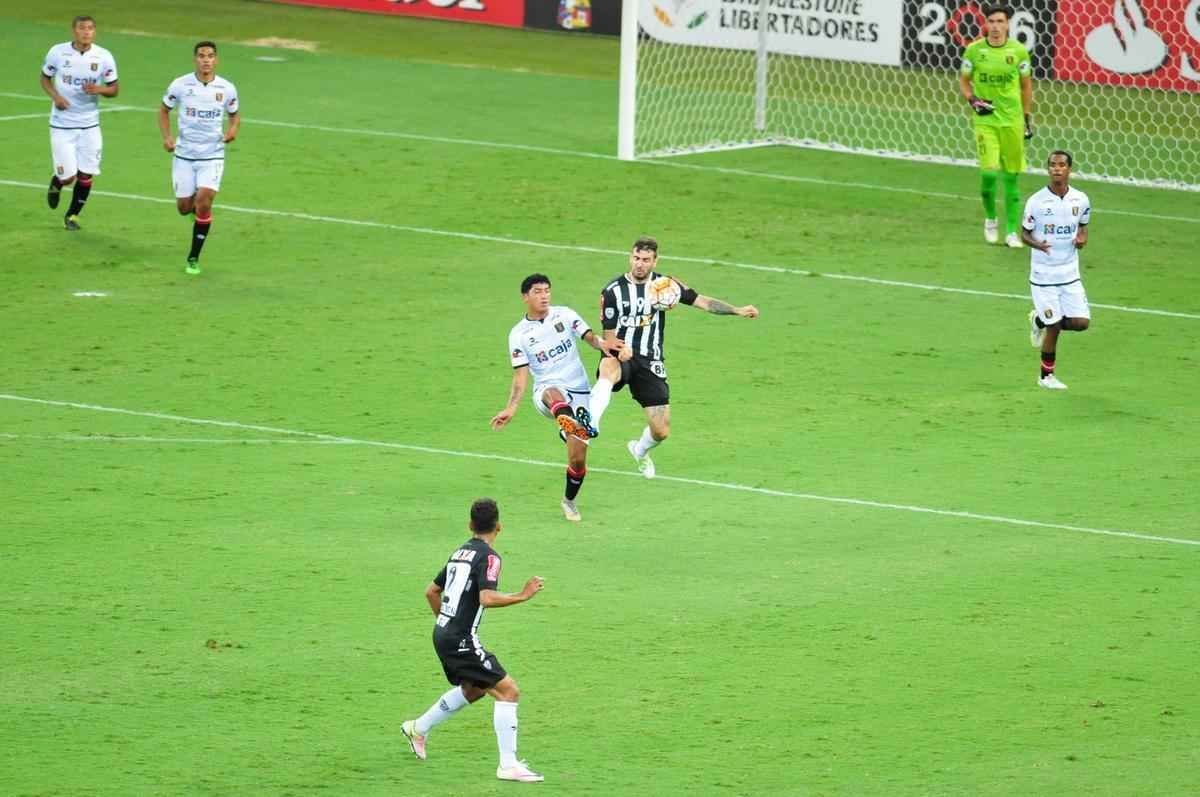 Galo goleou o Melgar por 4 a 0 e passou s oitavas como melhor time do Grupo 5 da Libertadores