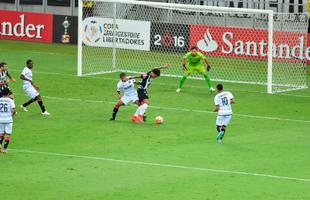 Galo goleou o Melgar por 4 a 0 e passou s oitavas como melhor time do Grupo 5 da Libertadores