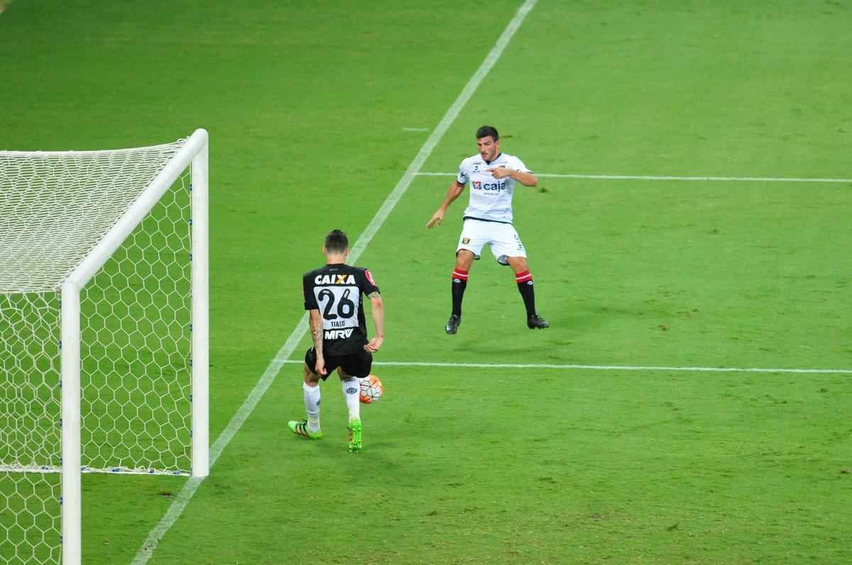 Galo goleou o Melgar por 4 a 0 e passou s oitavas como melhor time do Grupo 5 da Libertadores