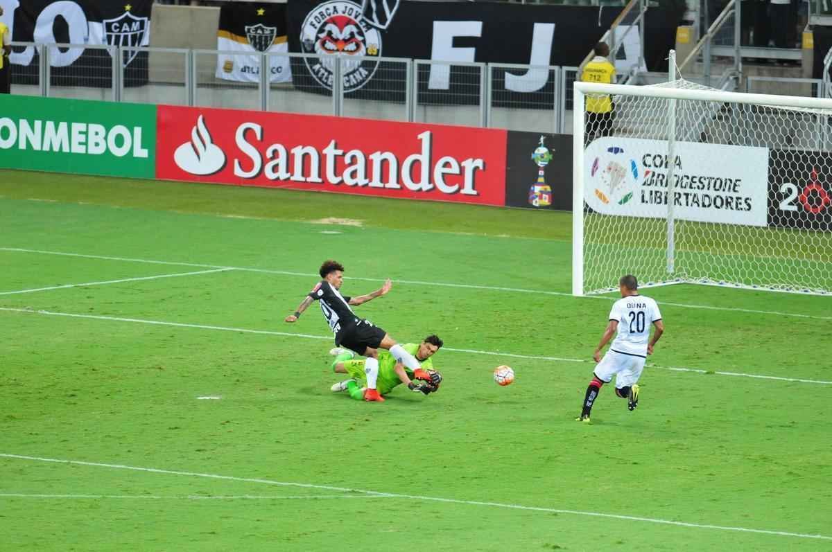 Galo goleou o Melgar por 4 a 0 e passou s oitavas como melhor time do Grupo 5 da Libertadores