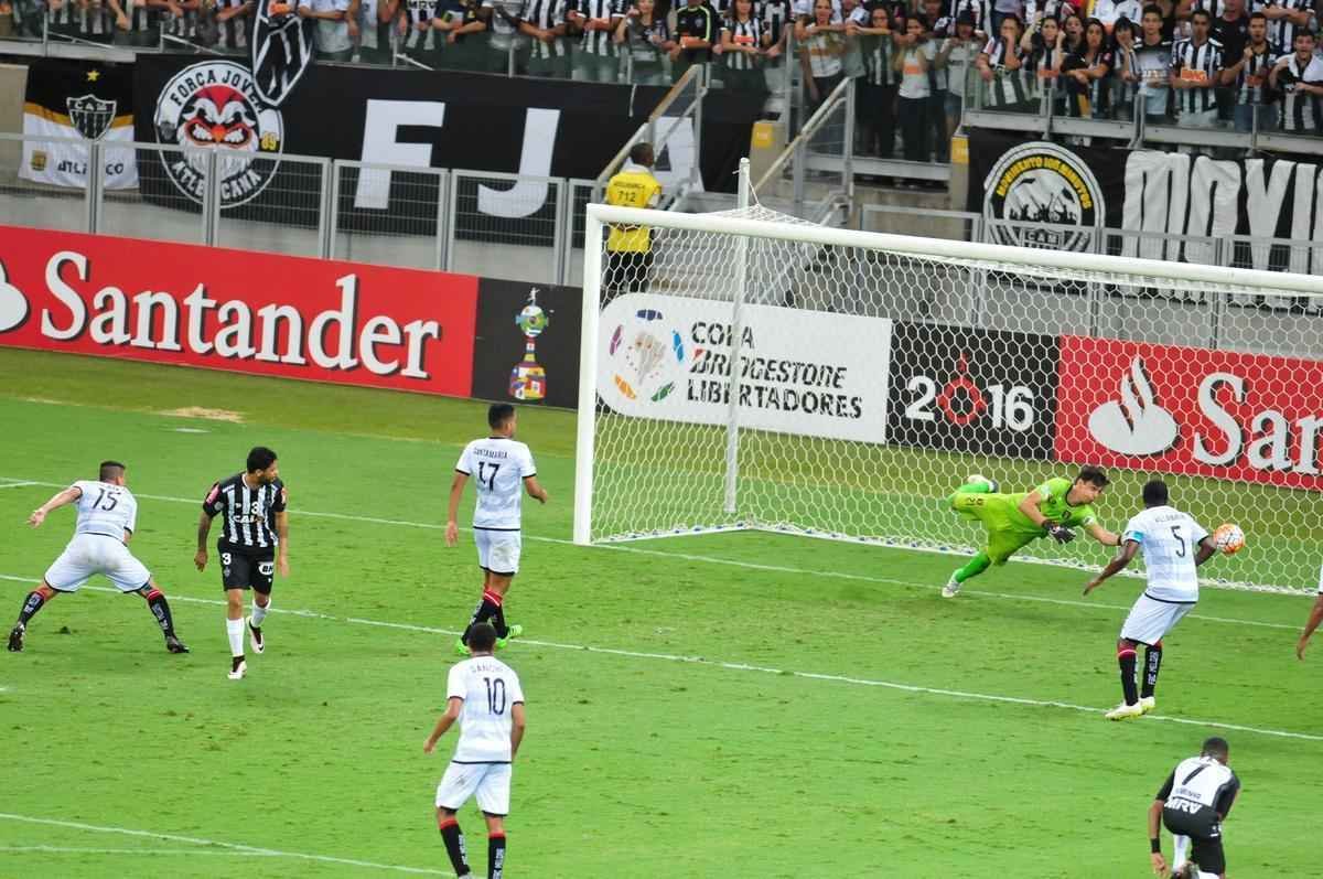 Galo goleou o Melgar por 4 a 0 e passou s oitavas como melhor time do Grupo 5 da Libertadores