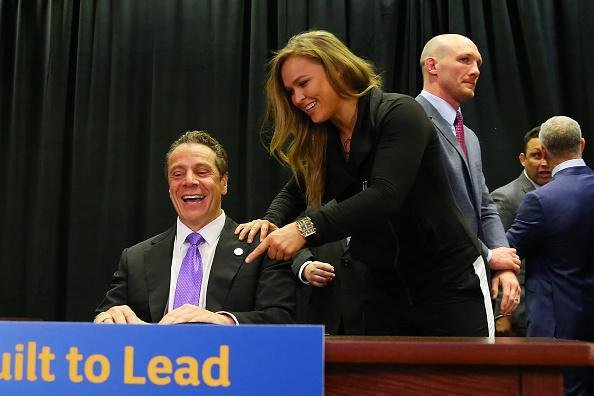 Governador de Nova York assina projeto de Lei que libera MMA no estado - Ronda Rousey no evento