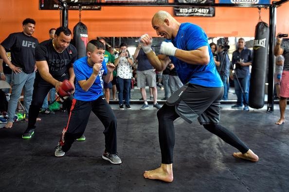Mineiro Glover Teixeira, que enfrenta Rashad Evans na luta principal do UFC em Tampa, durante treino aberto para fs e imprensa 