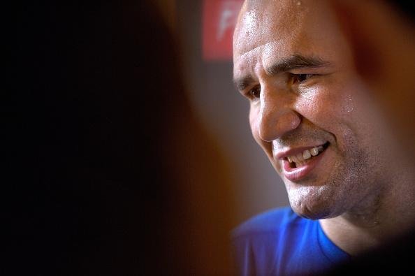 Mineiro Glover Teixeira, que enfrenta Rashad Evans na luta principal do UFC em Tampa, durante treino aberto para fs e imprensa 