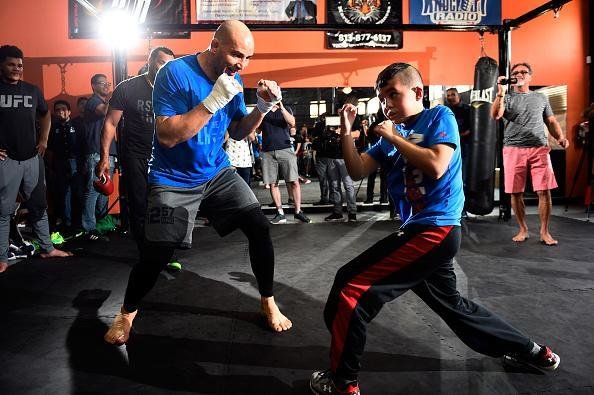 Mineiro Glover Teixeira, que enfrenta Rashad Evans na luta principal do UFC em Tampa, durante treino aberto para fs e imprensa 