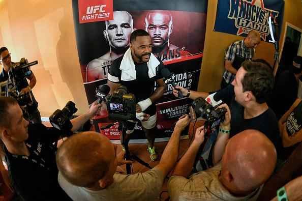 Adversrio de Glover Teixeira, ex-campeo meio-pesado Rashad Evans realiza atividade e se descontrai antes da luta