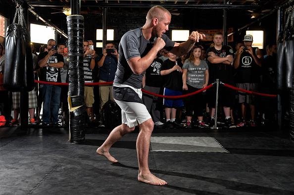 Substituto de Tony Ferguson, Darrell Horcher treina para estreia no UFC, contra Nurmagomedov 