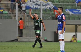Victor Rangel comemora segundo gol do Amrica no clssico