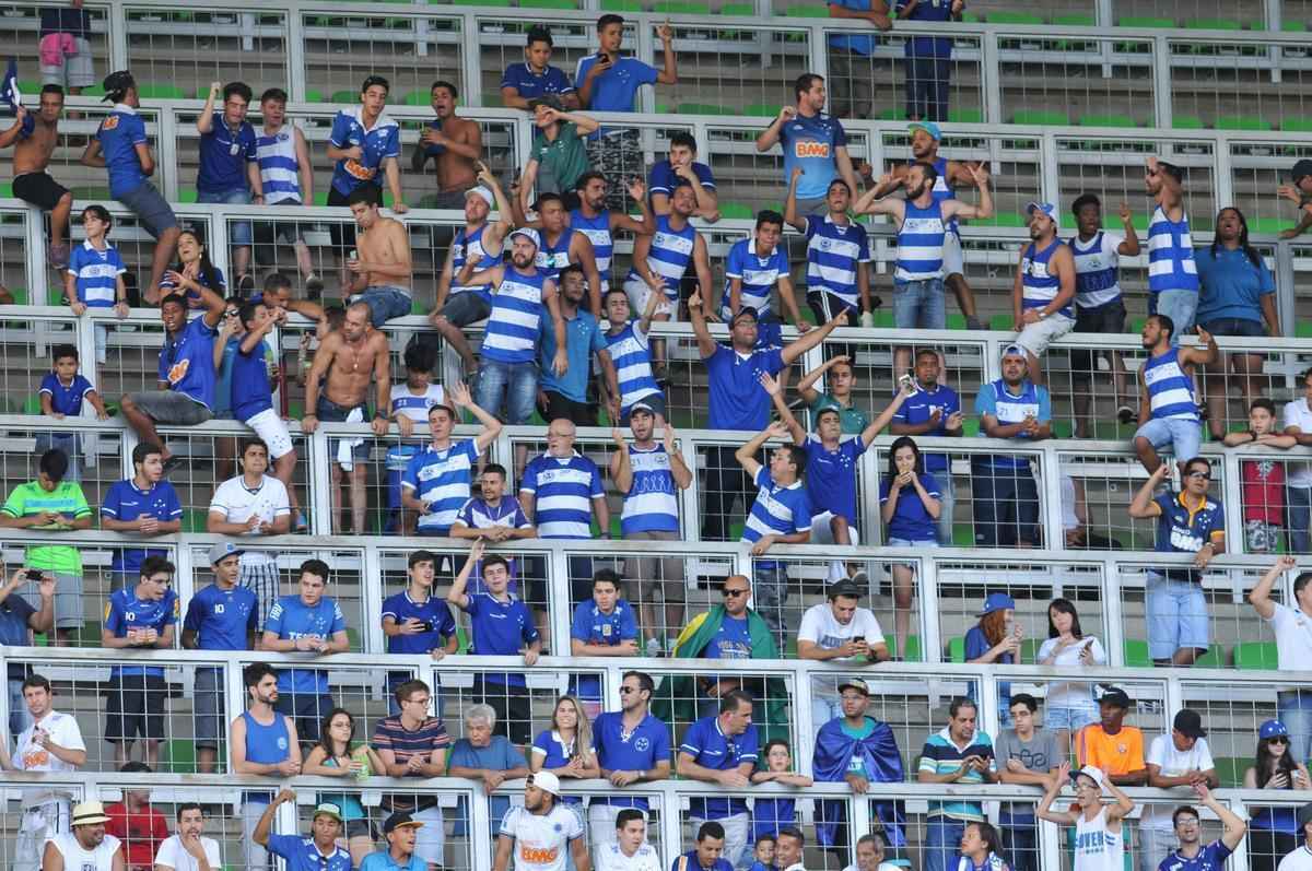 Torcida do Cruzeiro no clssico contra o Amrica, no Independncia, pela semifinal do Mineiro 2016