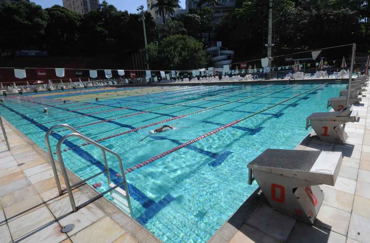 Estrutura do Minas Tnis Clube em Belo Horizonte; piscina olmpica