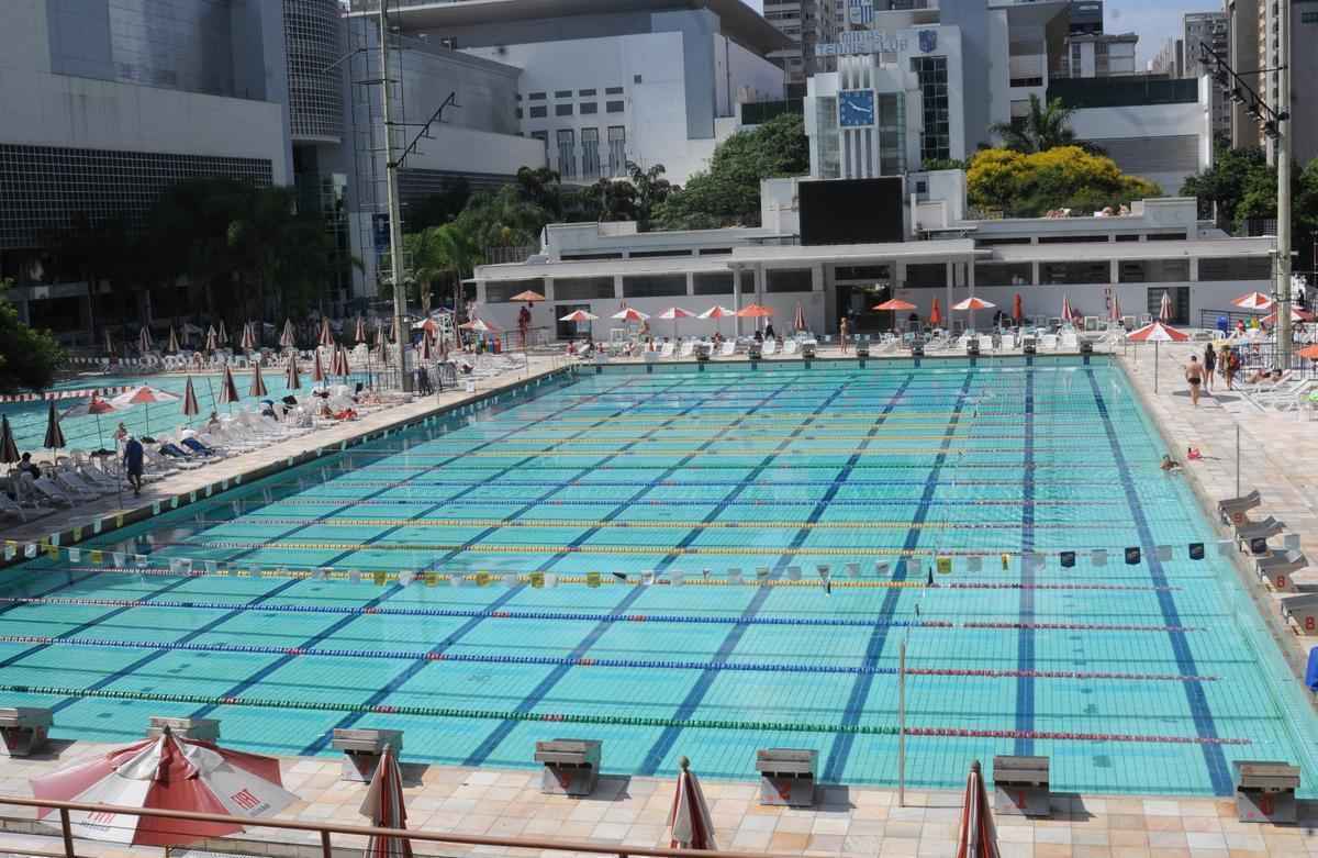 Estrutura do Minas Tnis Clube em Belo Horizonte; piscina olmpica