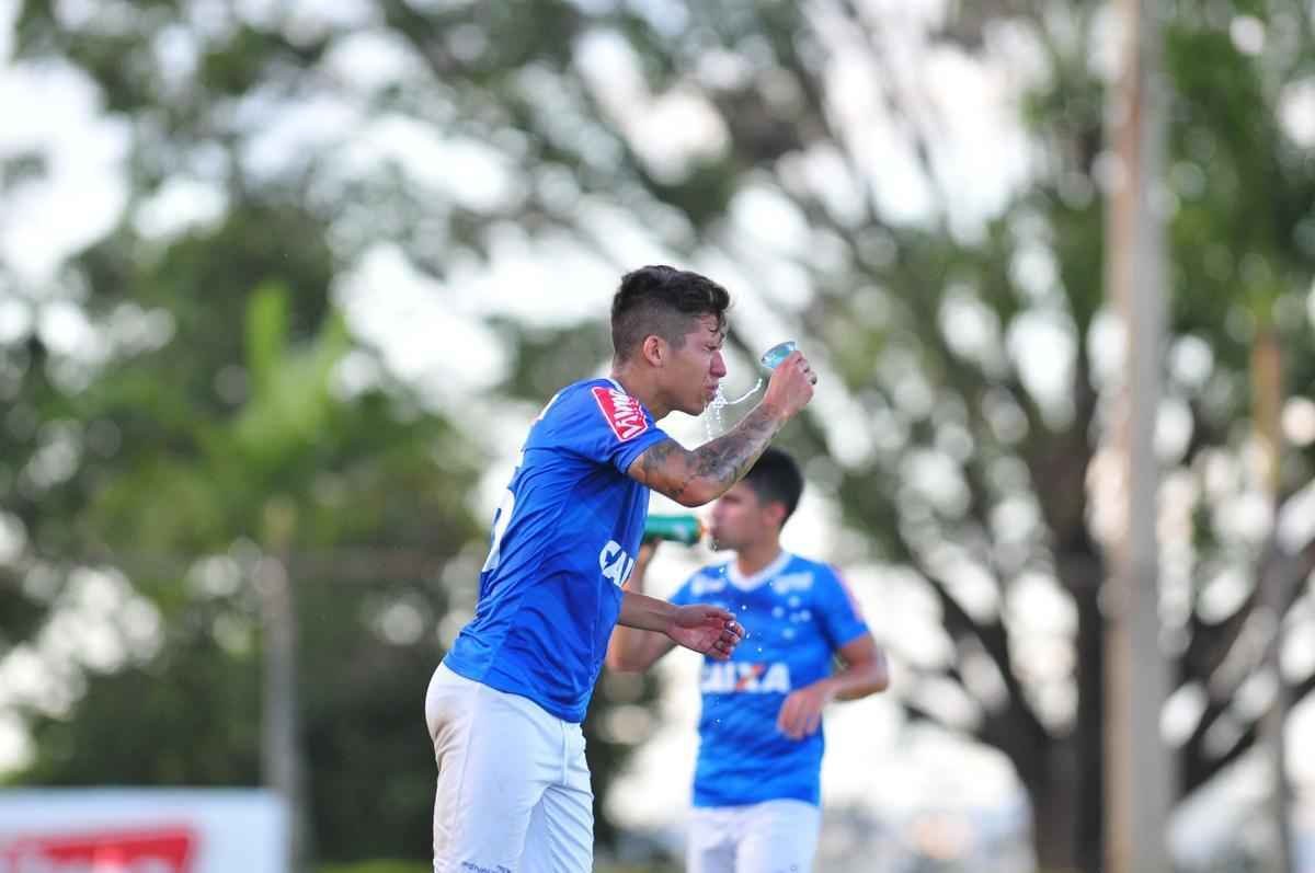 Cruzeiro fez ltima atividade em Belo Horizonte antes de ir  Paraba, onde enfrenta o Campinense, na Copa do Brasil