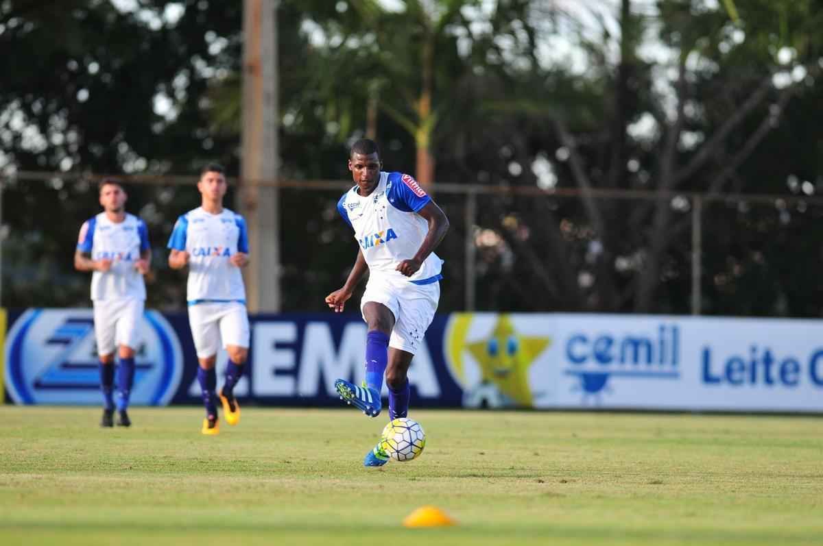 Cruzeiro fez ltima atividade em Belo Horizonte antes de ir  Paraba, onde enfrenta o Campinense, na Copa do Brasil