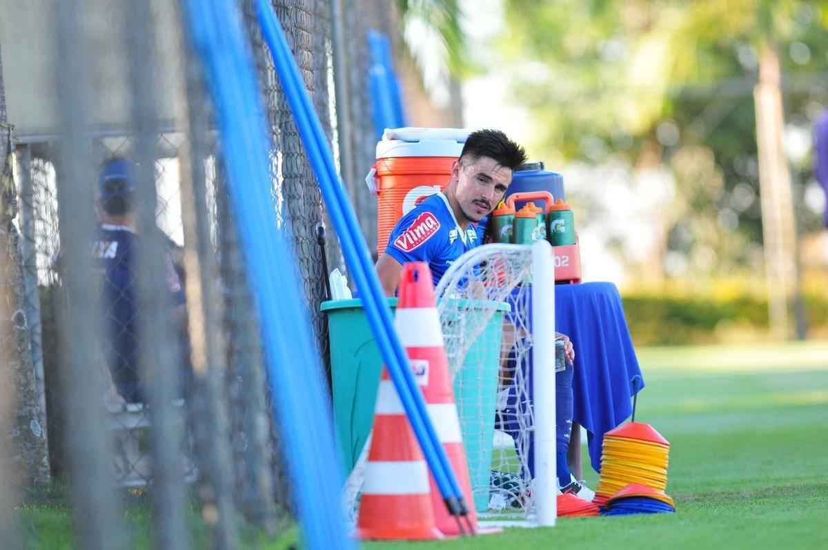Cruzeiro fez ltima atividade em Belo Horizonte antes de ir  Paraba, onde enfrenta o Campinense, na Copa do Brasil