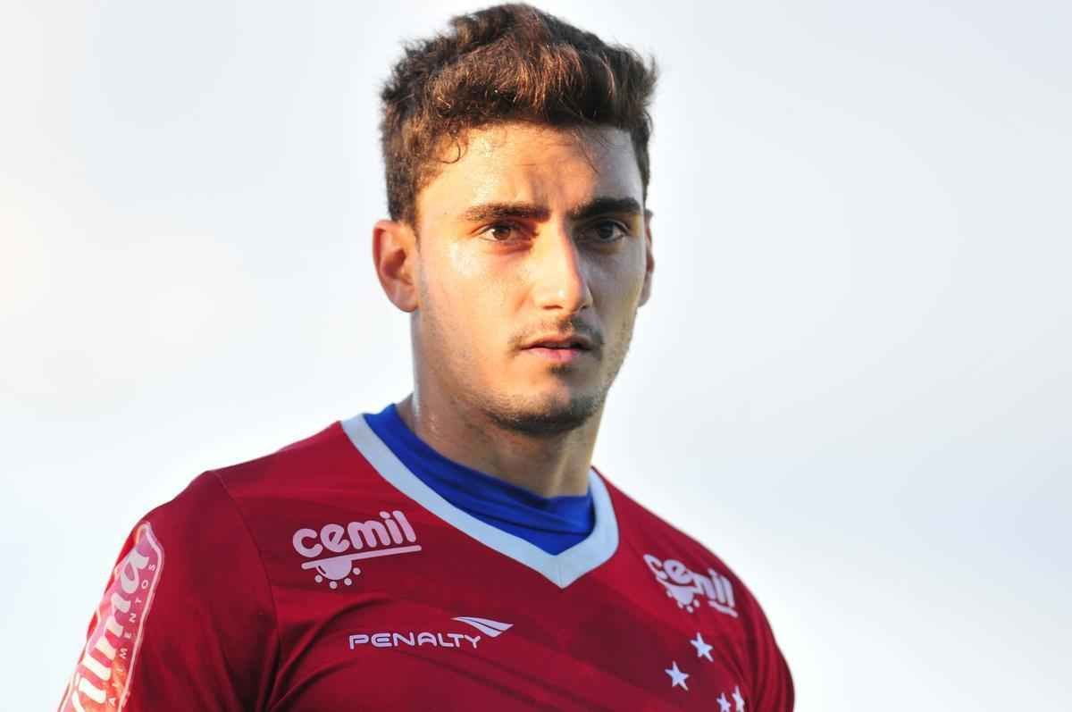 Cruzeiro fez ltima atividade em Belo Horizonte antes de ir  Paraba, onde enfrenta o Campinense, na Copa do Brasil