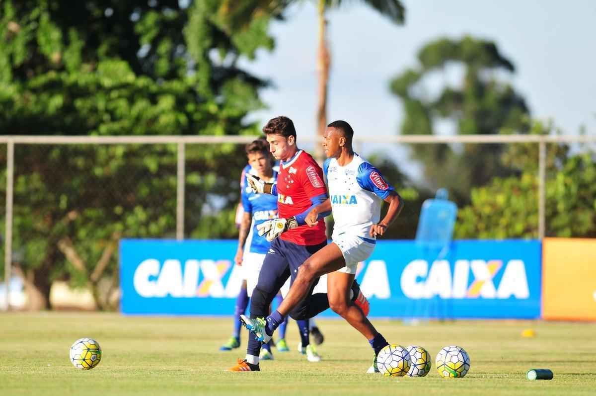 Cruzeiro fez ltima atividade em Belo Horizonte antes de ir  Paraba, onde enfrenta o Campinense, na Copa do Brasil