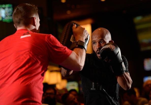 Imagens do treino aberto do UFC 197 em Las Vegas - Demetrious Johnson afia trocao na atividade