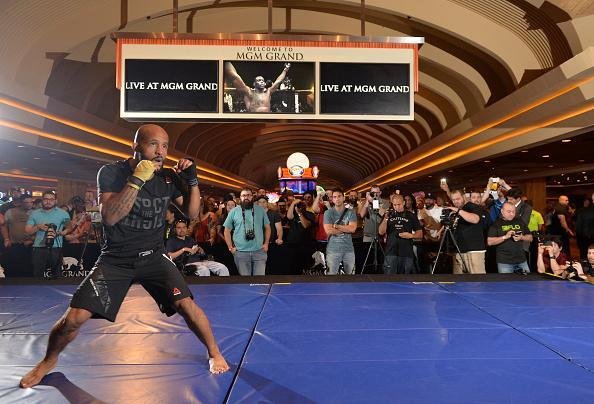Imagens do treino aberto do UFC 197 em Las Vegas - Demetrious Johnson em ao