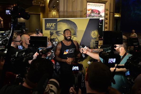 Imagens do treino aberto do UFC 197 em Las Vegas - Jon Jones concede entrevista
