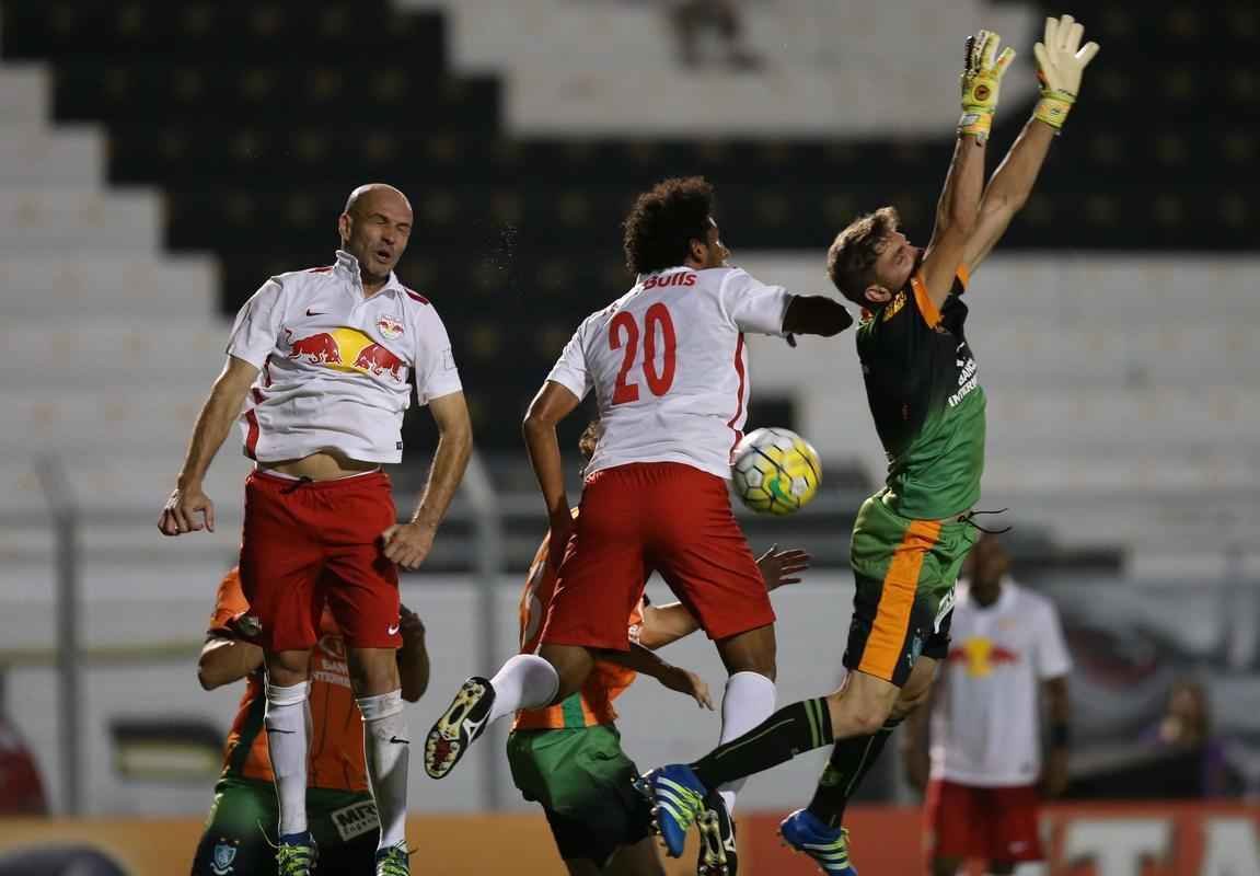 Imagens do empate entre Red Bull e Amrica pela Copa do Brasil