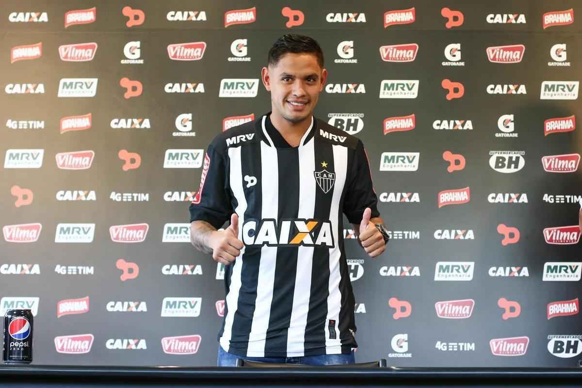 Carlos Eduardo: revelado pelo Grmio, estava no Rubin Kazan, da Rssia. Antes jogou pelo Hoffenheim, da Alemanha. Entre 2013 e 2014, o meia foi emprestado ao Flamengo, onde no conseguiu se firmar como titular. No Galo tenta recuperar seu futebol.