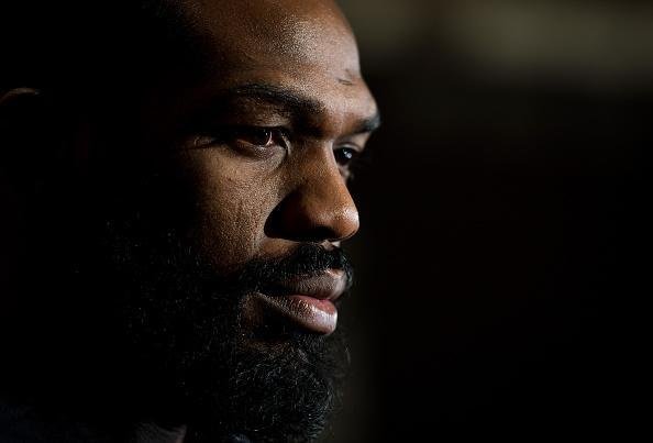 Jon Jones, que disputa o cinturo interino dos meio-pesados contra Ovince St. Preux