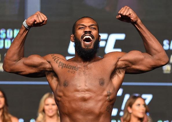 Jon Jones pesou 93 kg