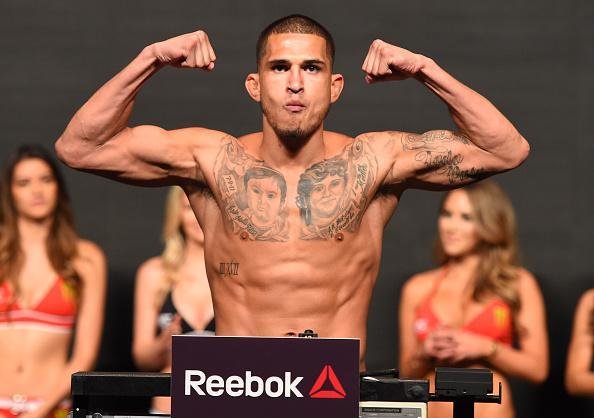 Anthony Pettis pesou 70,8 kg