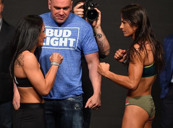 Peso-palha (at 52,6kg*): Carla Esparza (52,6kg) x Ju 'Thai' Lima (52,6kg)